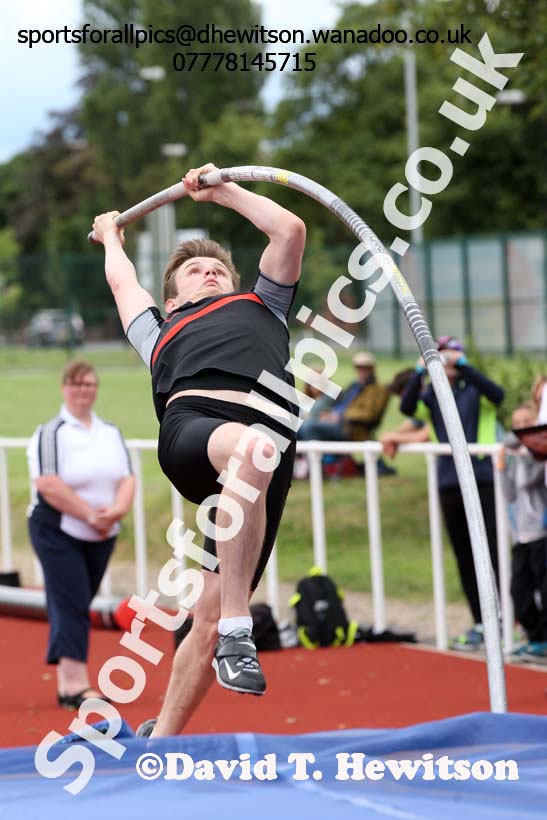 Mens under-17s 1500 metres, Northern Under-13s, U-15s and 17s Championships. Photo: David T. Hewitson/Sports for All Pics